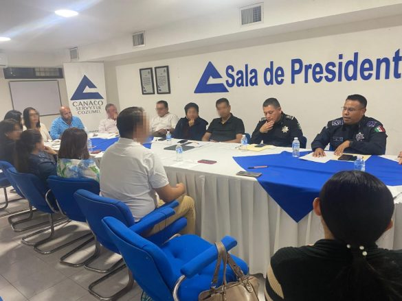 Se reúne el Secretario de Seguridad Ciudadana con empresarios de Cozumel