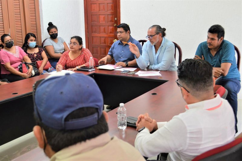 SEDETUS escucha y atiende beneficiarios de programa de vivienda