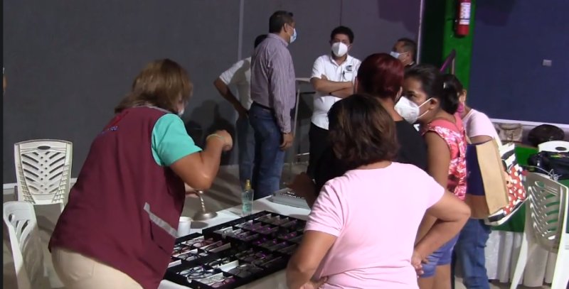 Servicios médicos gratuitos para el público en general en la “Semana de la Salud y Asistencia Social” en el Sindicato de Taxistas de Cancún.