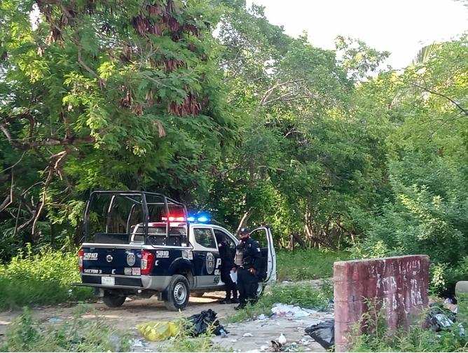 Sicarios dejan con un mensaje el cuerpo sin vida de un taxista en fraccionamiento de Cancún