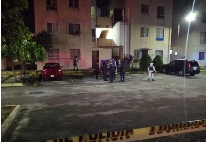 Sicarios ejecutan a un hombre frente a su hijo en Cancún