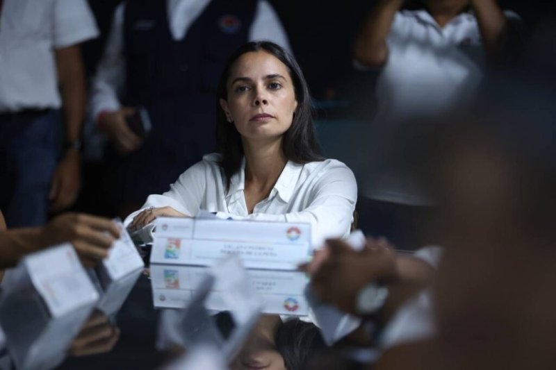 SIMPLIFICAMOS, AGILIZAMOS Y RESPONDEMOS LAS PETICIONES CIUDADANAS: ANA PATY PERALTA