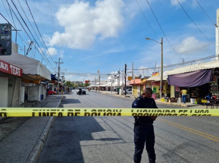SOLITARIO SICARIO ATACA EN ‘EL CRUCERO’: Balean a taxista en conflictiva zona de Cancún