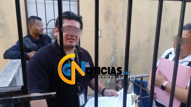 Supuestos funcionarios y policías intentan embargar casa en Paseos del Mar por deuda mínima; denuncian irregularidades
