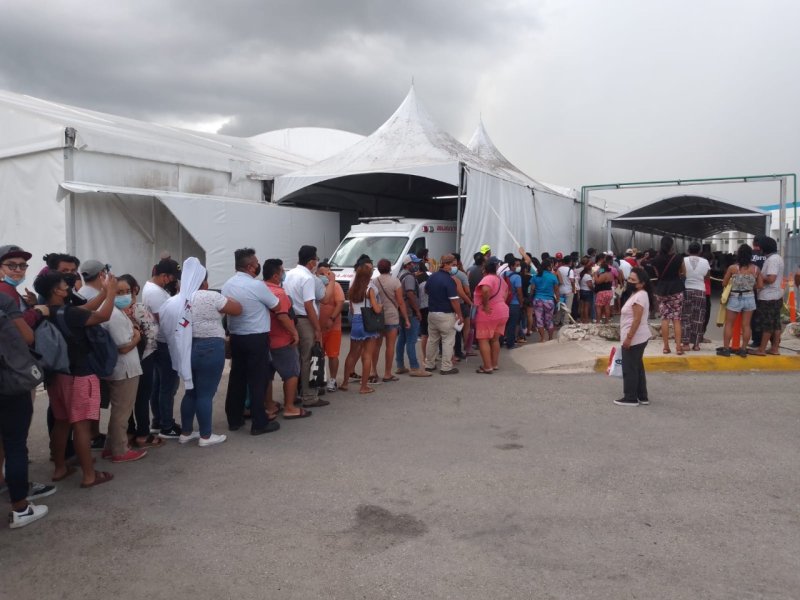 Surge conato de riña en Hospital General de Cancún, al acabarse vacunas