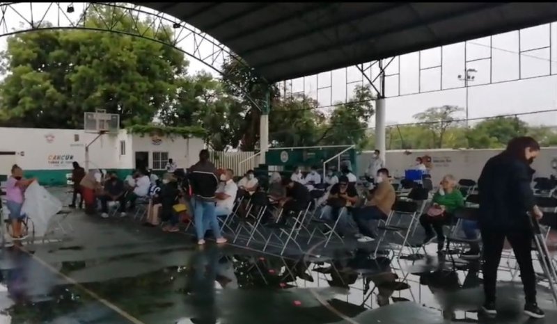 Suspenden vacunación por mal tiempo