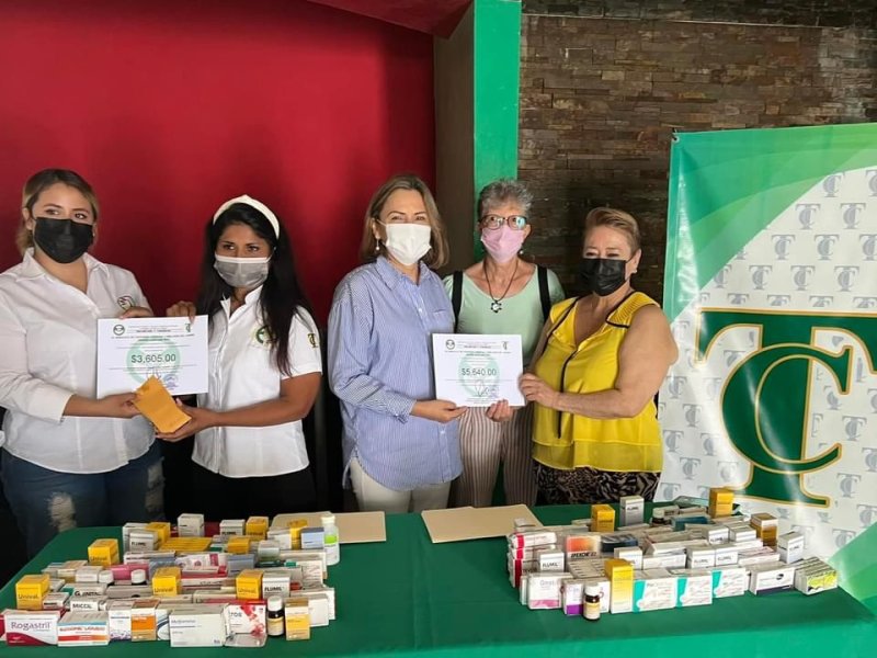 TAXISTAS DE CANCÚN ENTREGAN DONATIVOS A LAS ASOCIACIONES CIVILES “APRENDIENDO A VIVIR CON VIH-SIDA” A.C. Y “SALUD Y BIENESTAR QUINTANA ROO” A.C.