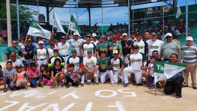 TAXISTAS DE CANCÚN SON CAMPEONES DEL TORNEO DE SÓFTBOL DE VETERANOS