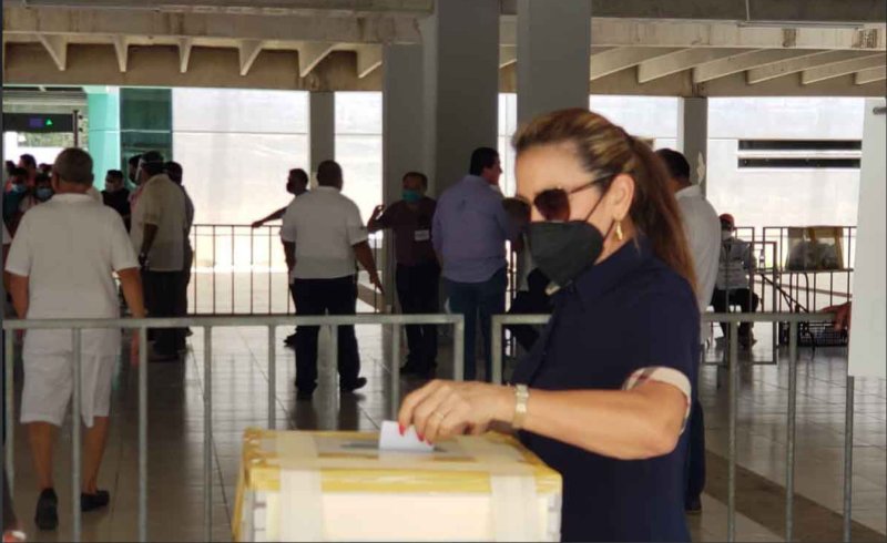 Taxistas eligen a nuevo líder para los próximos tres años en Playa del Carmen