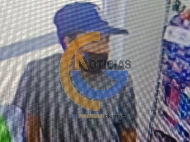 Tienda de la cadena Oxxo de la Niños héroes fue el blanco de la delincuencia este día.