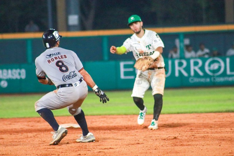 Tigres blanquea a Olmecas en Tabasco
