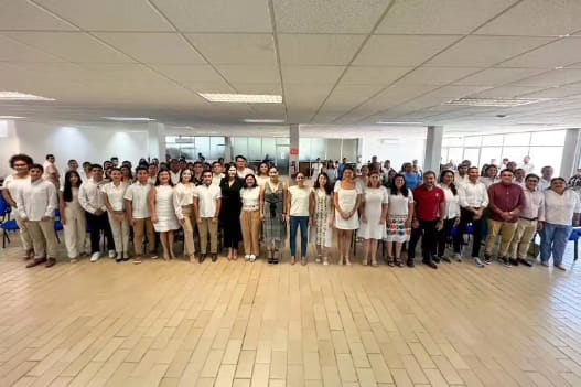 Toman protesta a jóvenes integrantes del Consejo Estatal de la Juventud