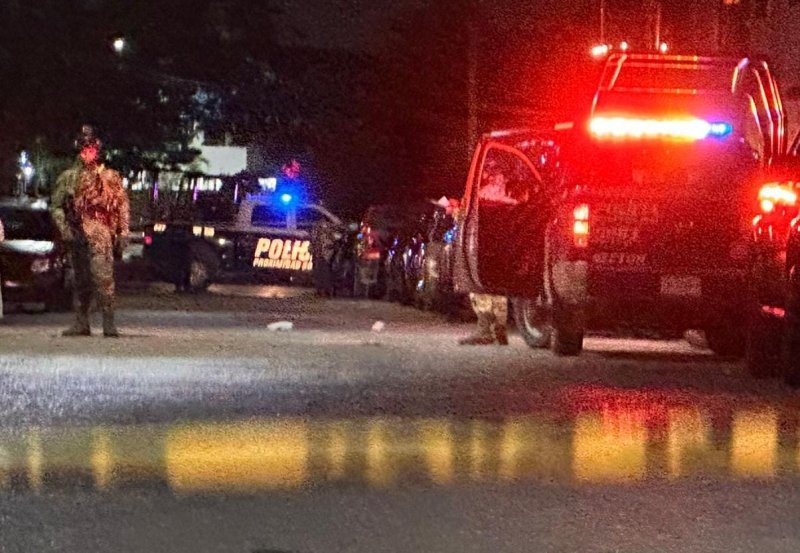 Trabajadores de taqueros se defienden de un asalto