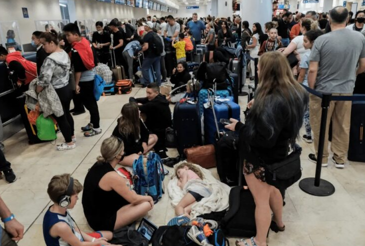 Turistas piden apoyo a Profeco ante la cancelación de vuelos en Cancún