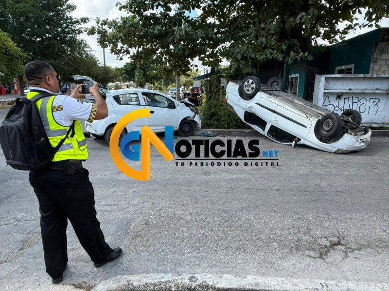 Un accidente de vehículo automotor se registró la tarde de hoy en la Avenida Talleres, en la Supermanzana 232, Manzana 1, Lote 1, frente al Kinder Jerusalén.