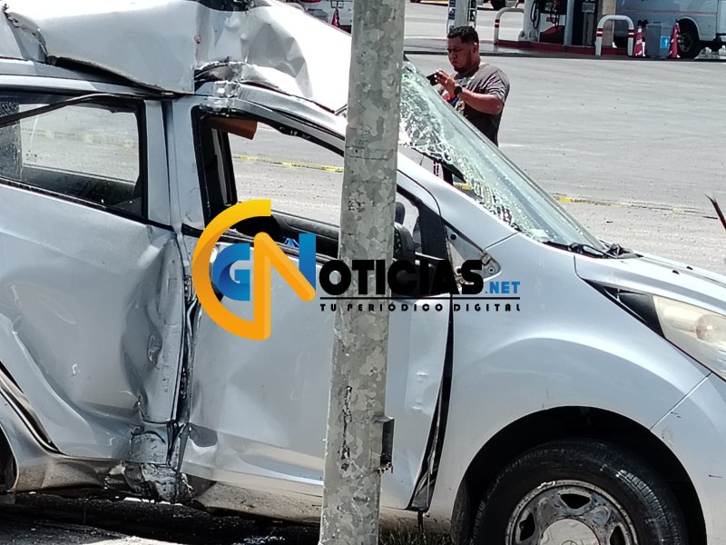 Un conductor de un vehículo compacto perdió la vida la tarde de este lunes