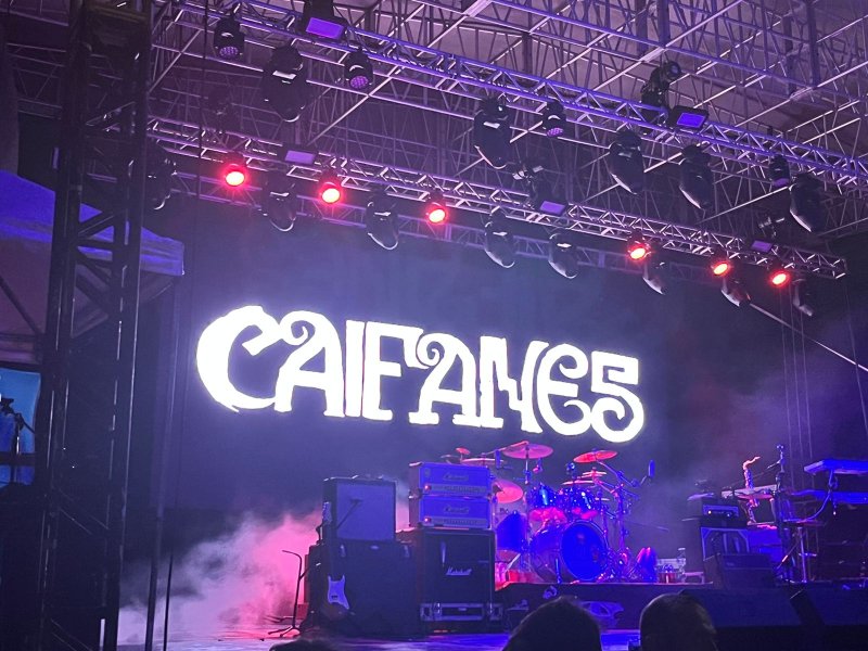 Un deleite ver a Caifanes una banda mexicana que desde sus inicios 1987 marcó una época importante para el rock latinoamericano.