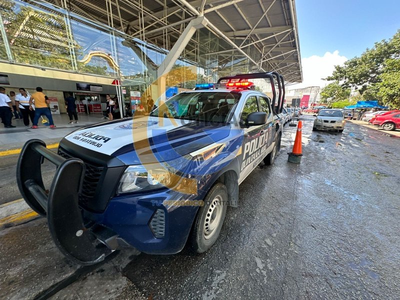 Un grupo de al menos 15 migrantes centroamericanos fueron detectados en la terminal de autobuses la mañana de hoy cuando pretendían a abordar un autobús al parecer para el centro del país.