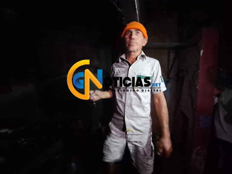 Un mecánico se quedó sin vivienda al ser consumida por el fuego en la región 101.