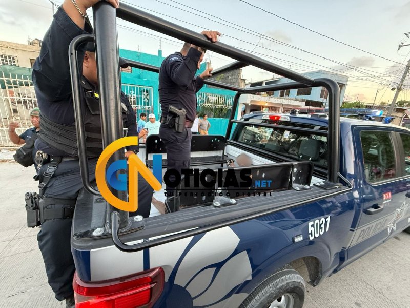 Un sujeto fue sometido por vecinos de la región 230 luego de que golpeó hasta cansarse a su esposa hasta sacarla del domicilio.