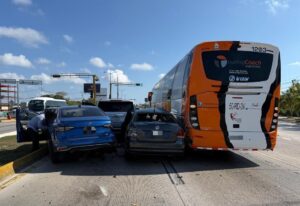 Una carambola se registró la mañana de este domingo sobre el Boulevard Colosio