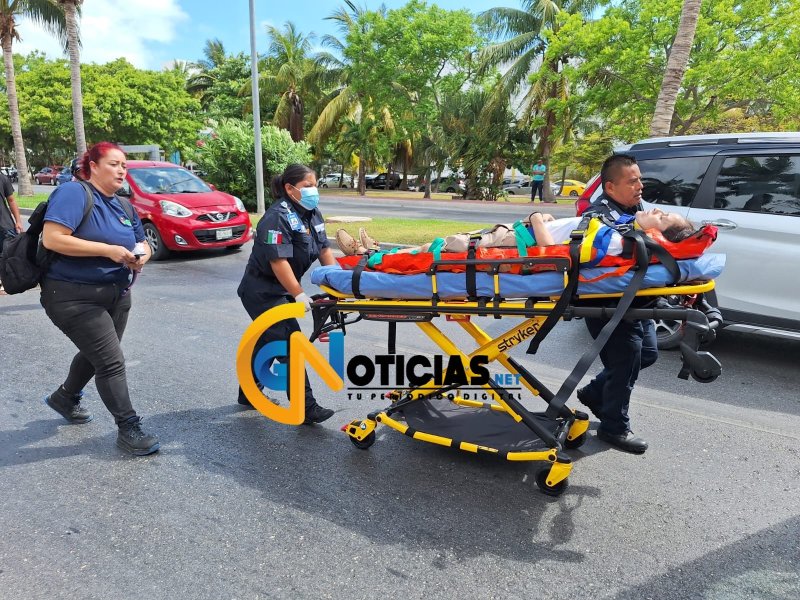Una joven que se dirigía a su centro de trabajo fue atropellada la mañana de este sábado en la zona hotelera.