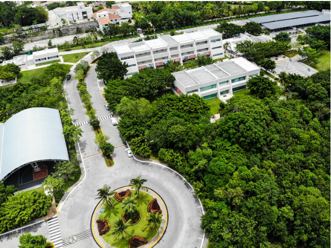 Universidad Anáhuac decidirá si instalan semáforo frente a su campus Cancún