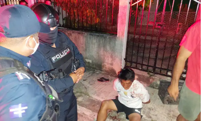 Vecinos linchan a un hombre tras asalto fallido en Cancún