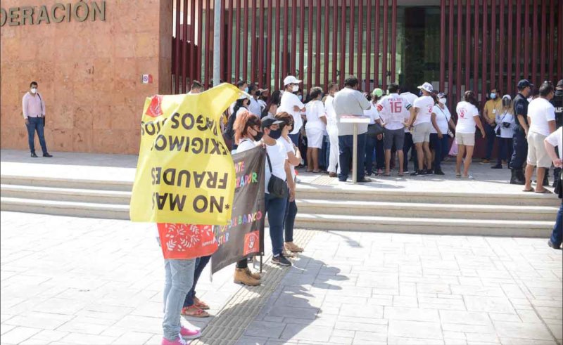Víctimas de desalojos sitian sede del Poder Judicial de la Federación en Cancún
