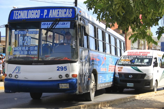 #VIDEO Choferes de autobuses denuncian nuevos casos de acoso en paraderos de Cancún