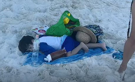 #VIDEO Discriminan a niño con discapacidad en playa de Cancún