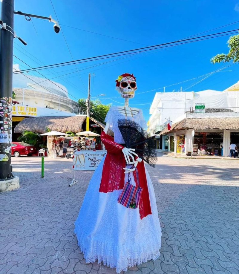 Ya lista la Quintana Av de solidaridad para el dia de muertos