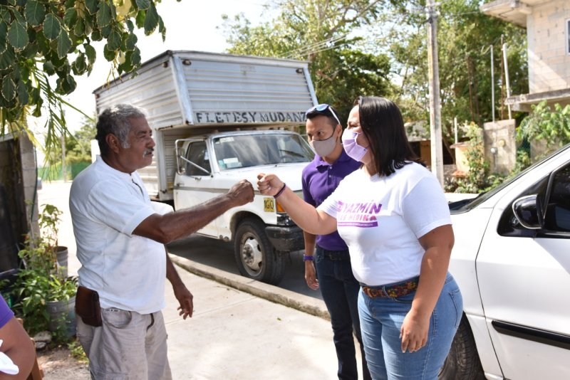 Yasmin Vivas visita la colonia pescadores
