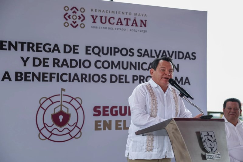 Yucatán fortalece seguridad marítima con equipo para pescadores