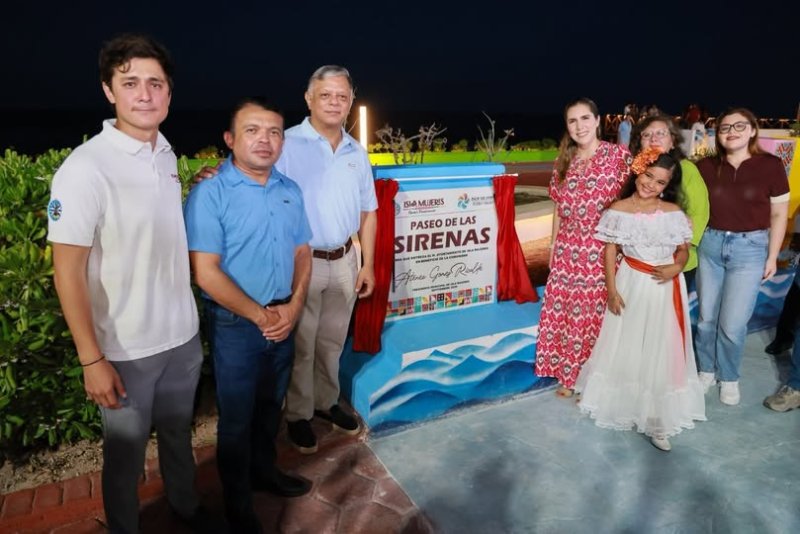 Atenea Gómez inaugura el Paseo de las Sirenas en Isla Mujeres