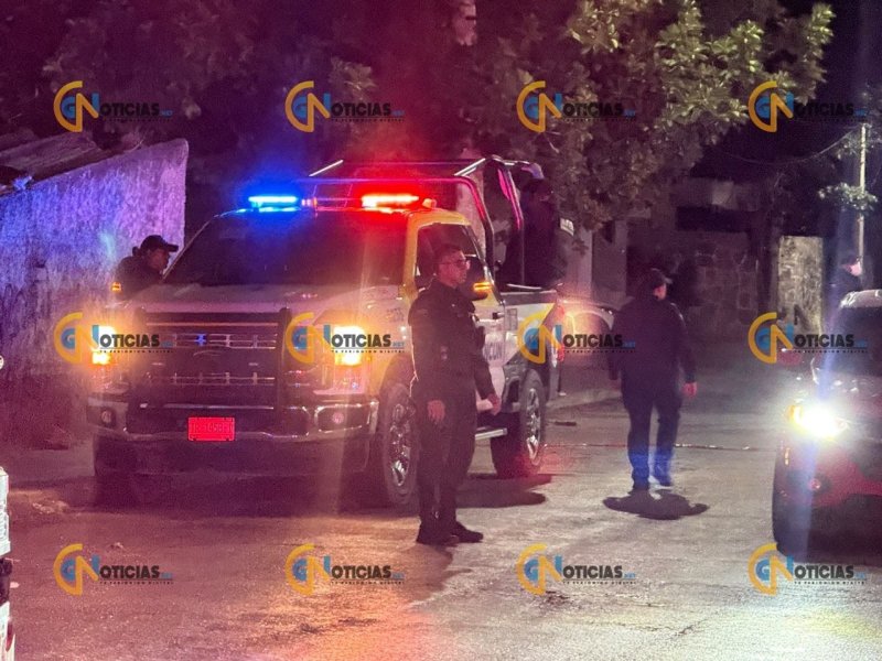 Cancún. - Fuerte despliegue policial se registró durante un sorpresivo operativo de desalojo e inicia la demolición del antiguo Hospital General Jesús Kumate Rodríguez.