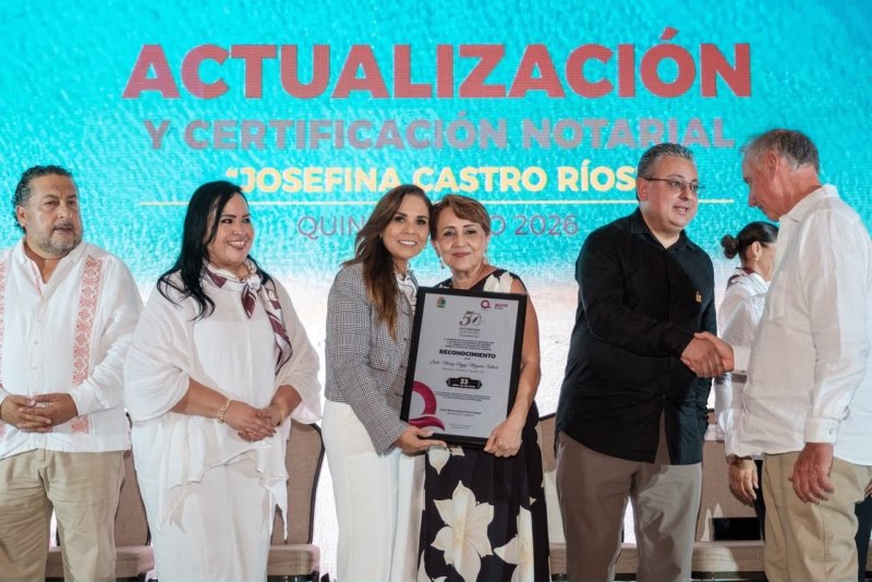 Gobernadora de Quintana Roo certifica a 183 notarios en conmemoración de 50 años del Notariado