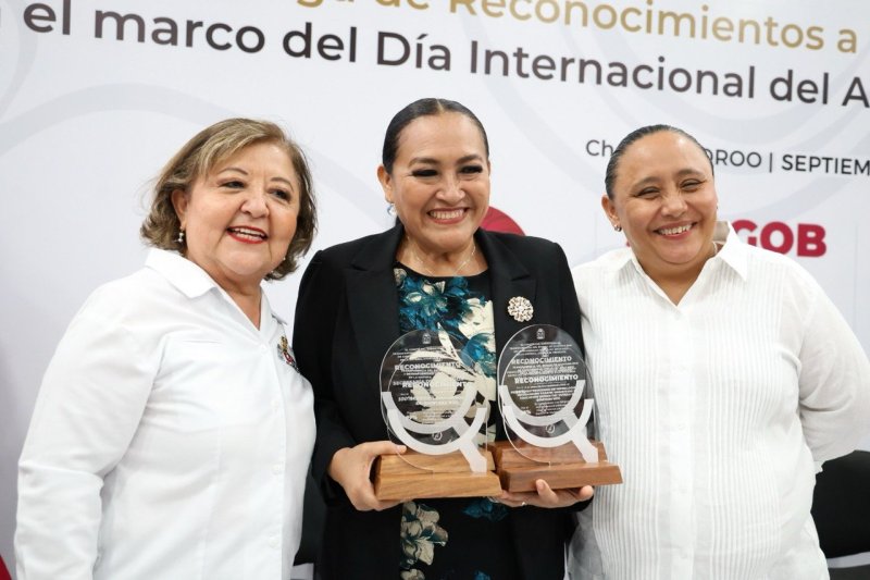 Gobierno de Quintana Roo entrega 95 reconocimientos por transparencia