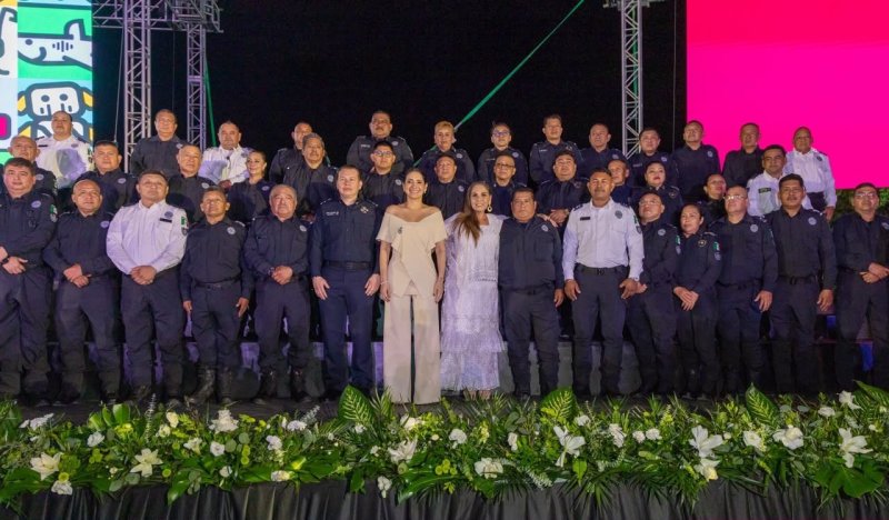Histórico último pase de lista de policías y bomberos retirados de Playa del Carmen. ¡Misión cumplida!