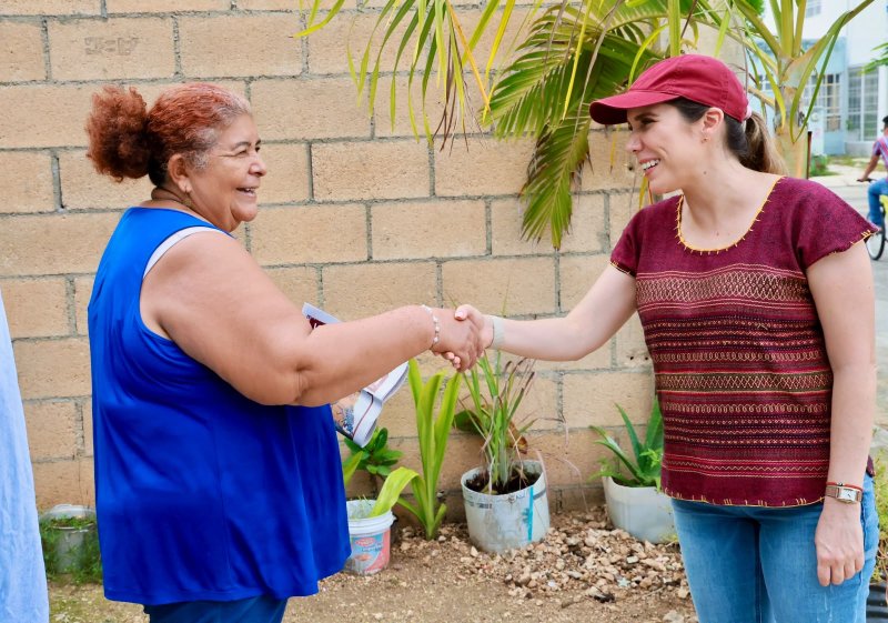 Atenea Gómez impulsa la difusión de la Cuarta Transformación en Isla Mujeres