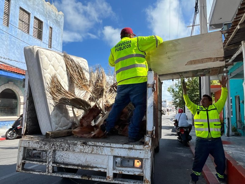 Gobierno de Isla Mujeres intensifica la descacharrización para prevenir el dengue