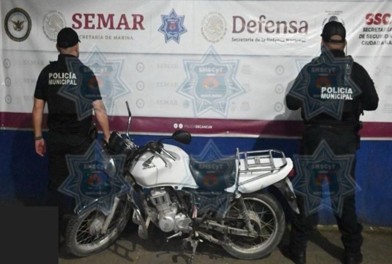 Policía Cancún recupera motocicleta con reporte de robo